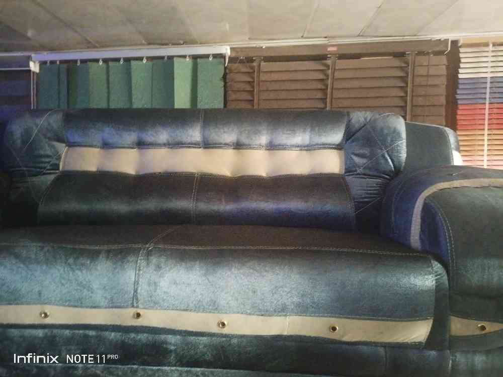 High Quality sofa, fabric material image - Mobimarket