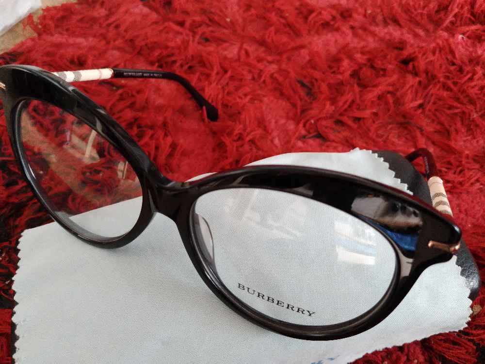 Burberry Glasses image - mobimarket