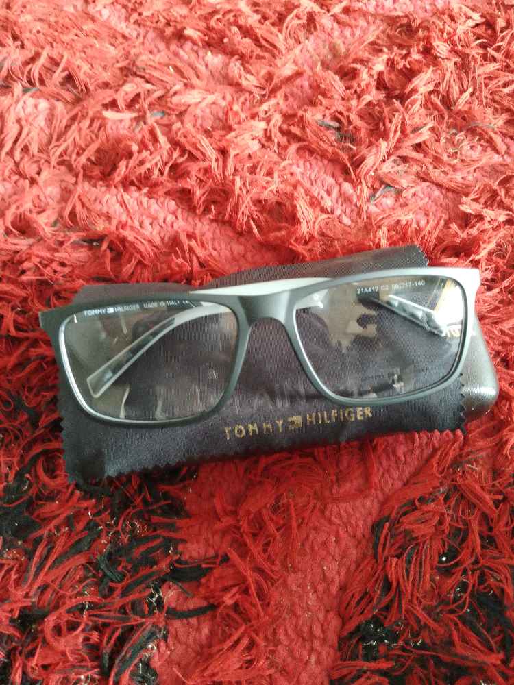 Tommy Hilfiger glasses frame image - mobimarket