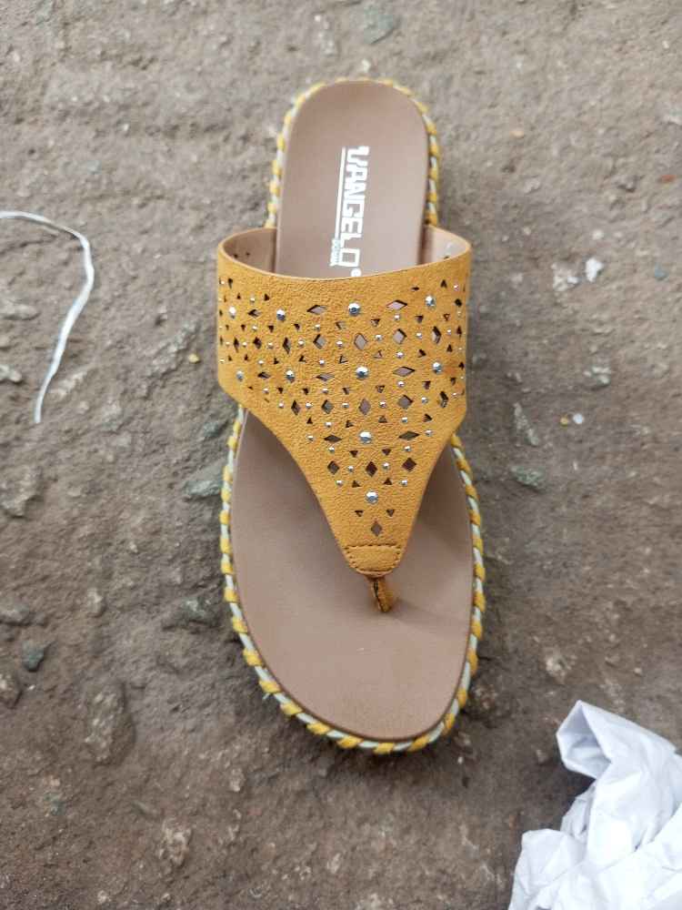 Ladies shoe image - mobimarket