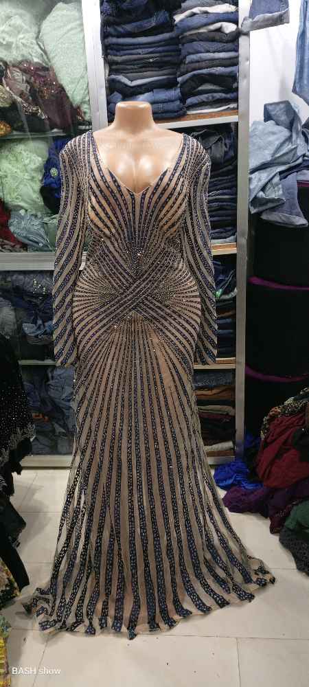 Ladies gown image - Mobimarket