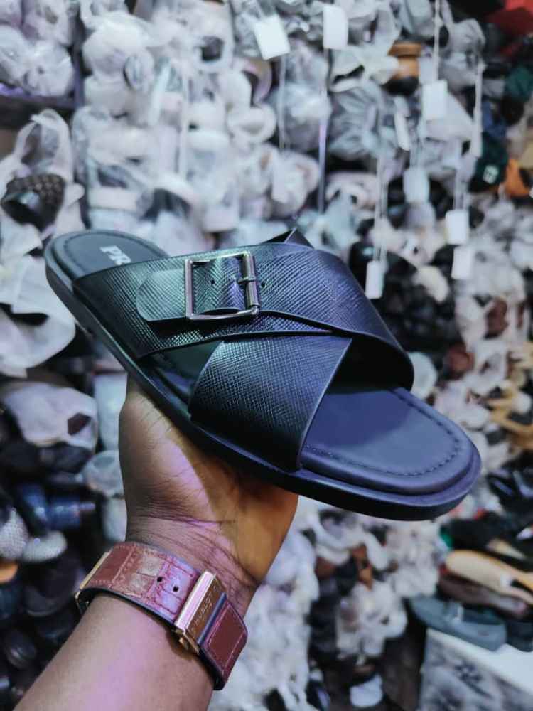 Gucci palm sandals image - mobimarket