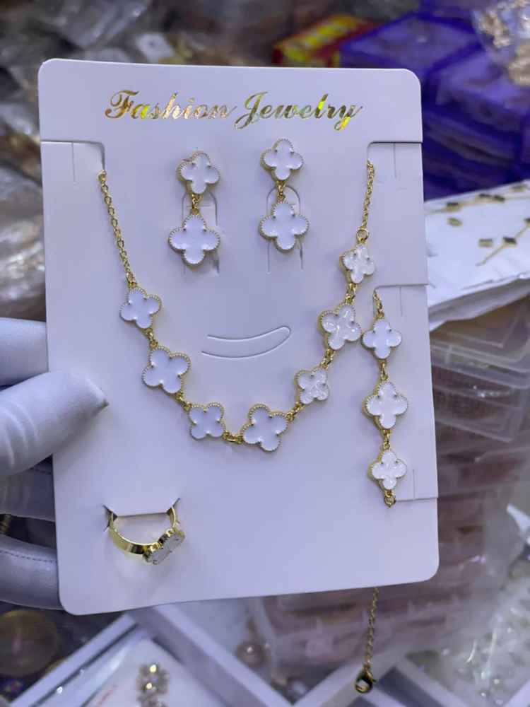 Jewelry set image - mobimarket