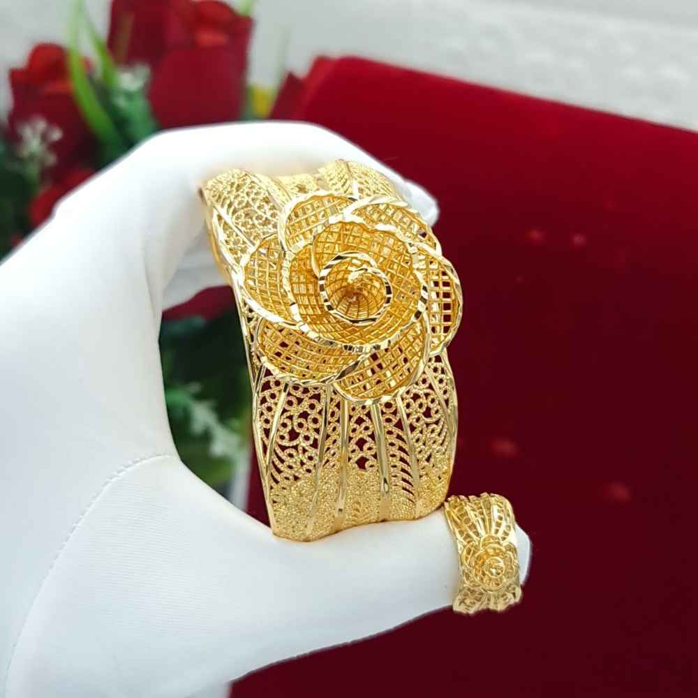 Gold plated jewellery boungle and ring image - Mobi-market