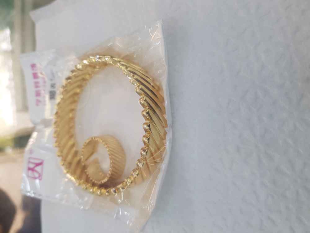 gold plated bangle image - Mobimarket