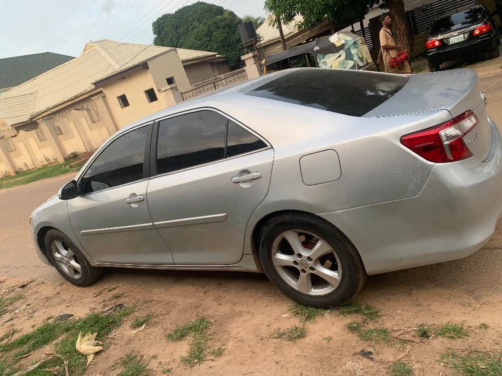 Toyota Camry 2013 image - mobimarket