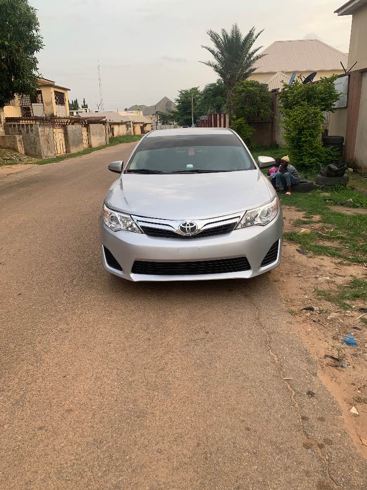 Toyota Camry 2013 image - mobimarket