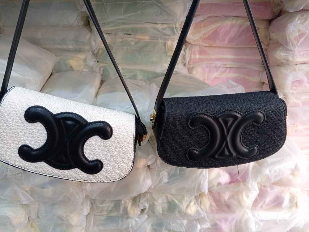 Ladies bags all types. image - mobimarket