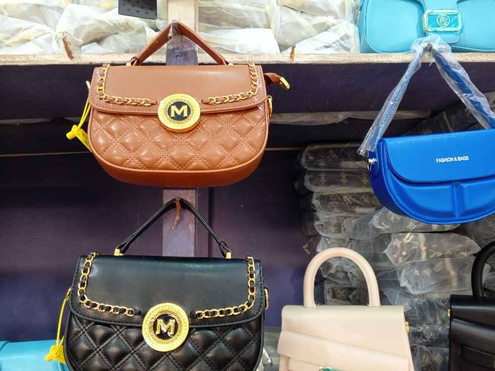 Ladies bags all types. image - mobimarket