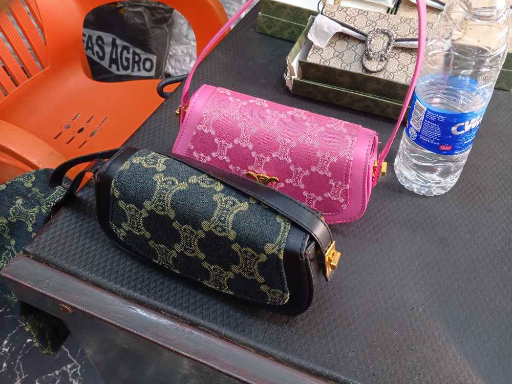 Ladies bags all types. image - mobimarket