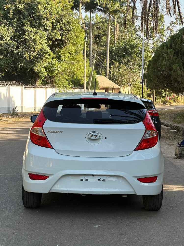 HYUNDAI ACCENT 2013 MODEL HATCHBACK image - mobimarket