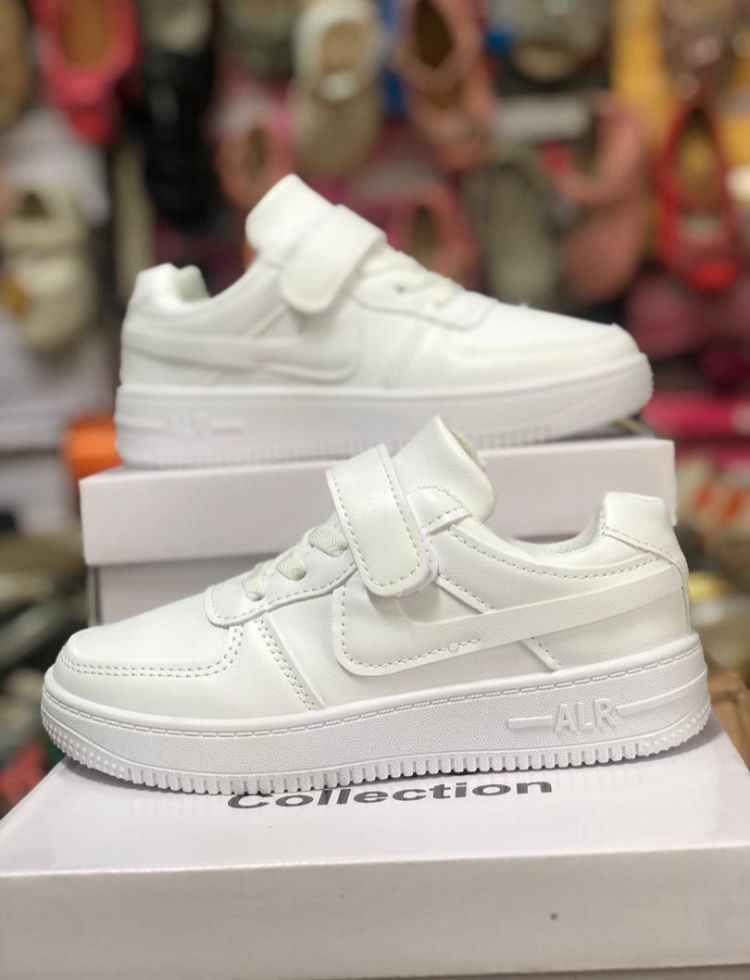 Kids shoes image - Mobi market