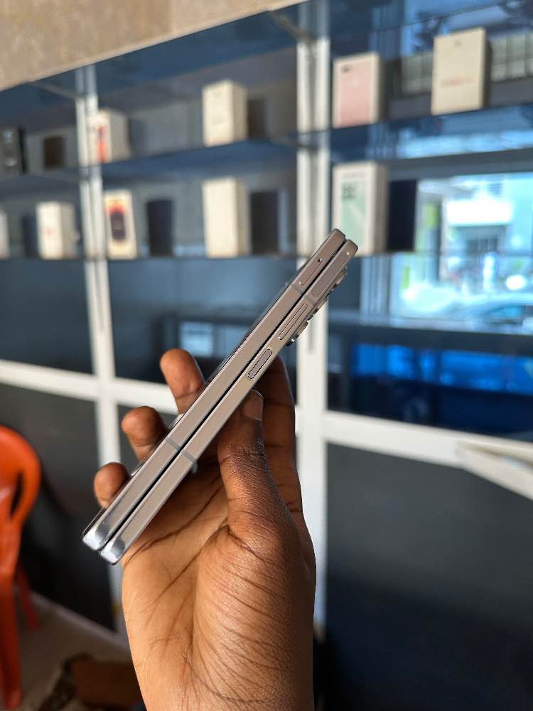 FOLD 5 ONE SCREEN image - mobimarket