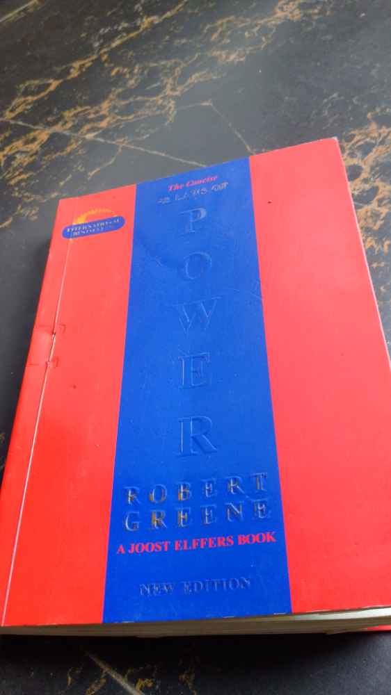 The 48 laws of power by Robert Greene image - mobimarket