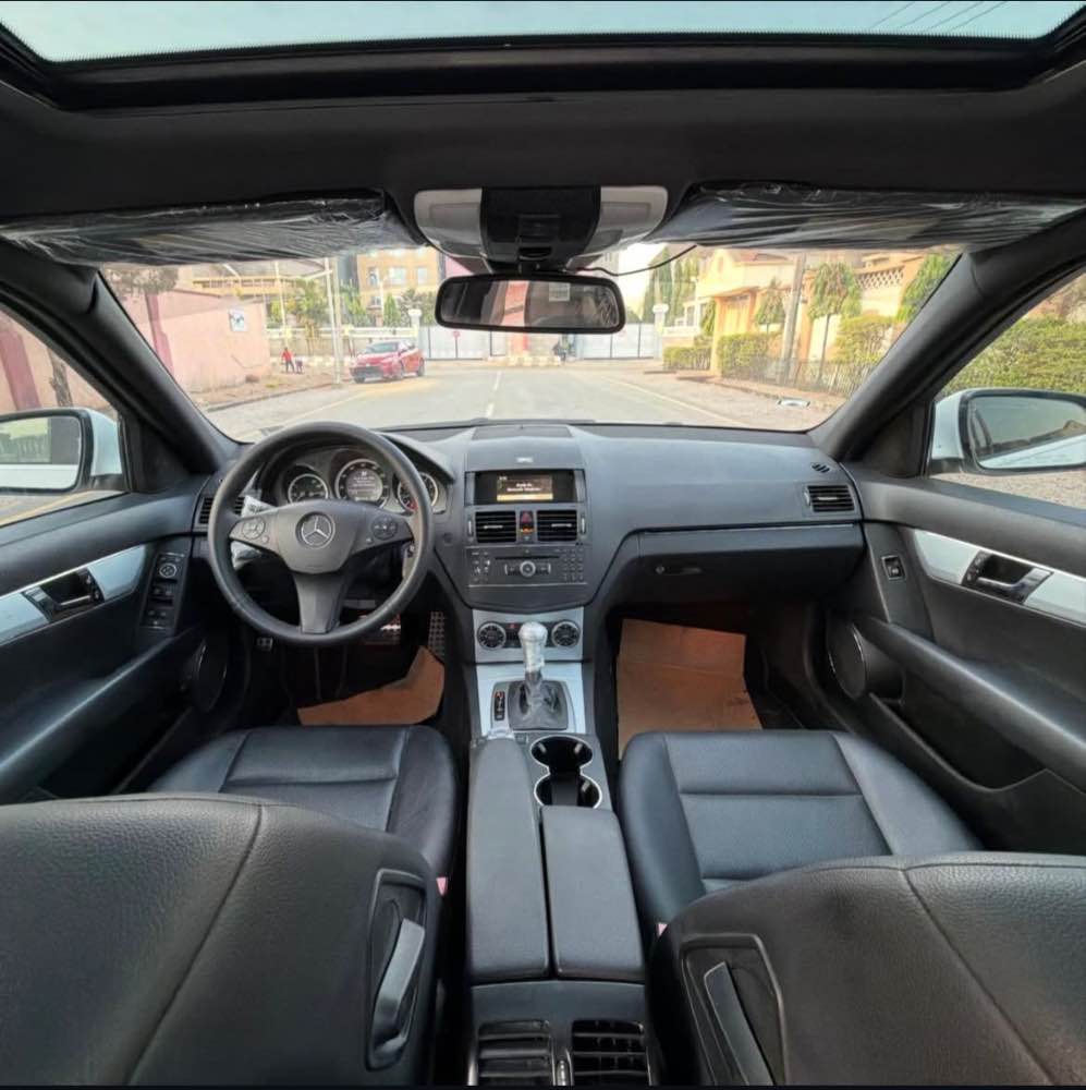 MERCEDES BENZ C300 image - mobimarket