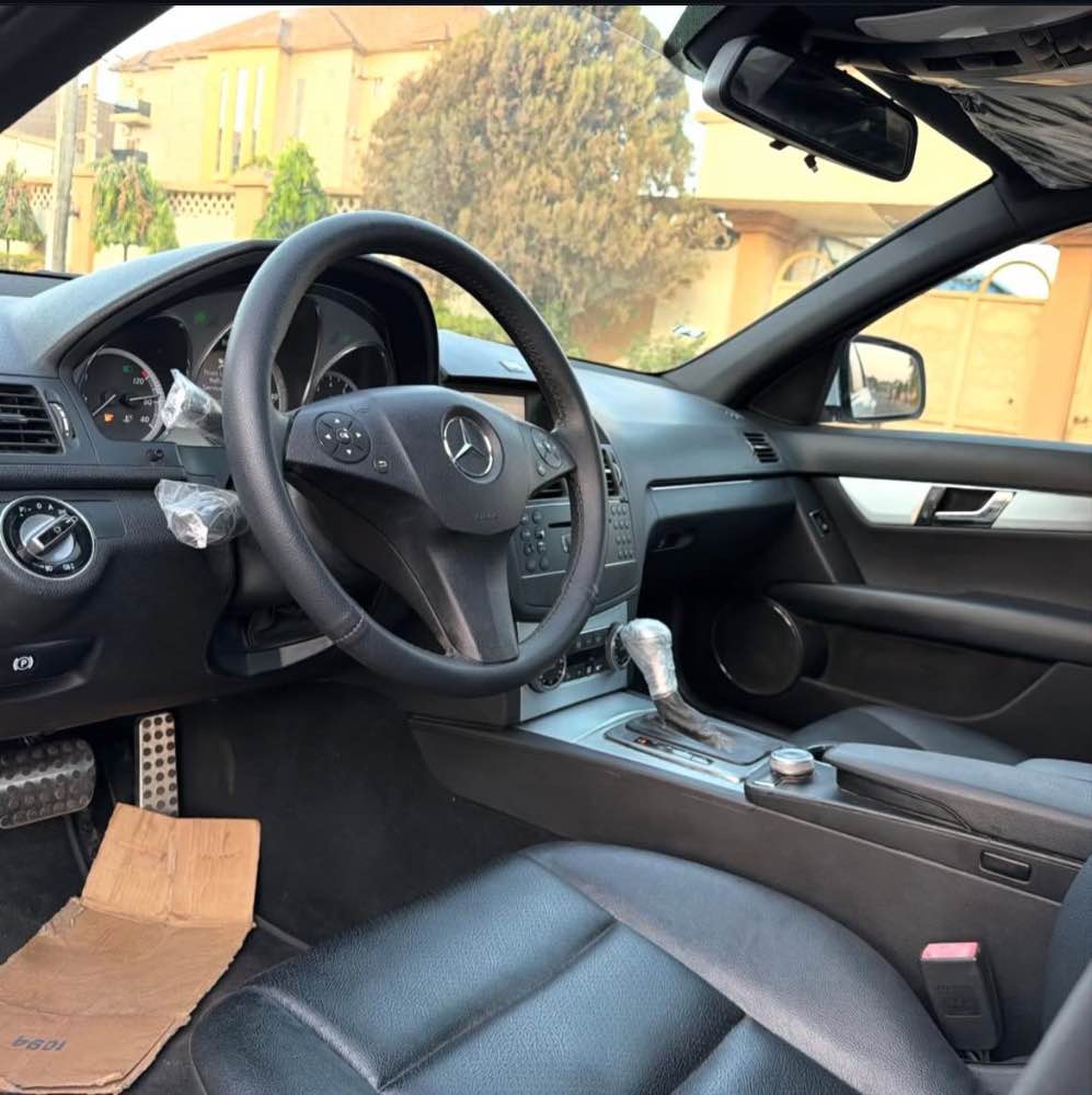 MERCEDES BENZ C300 image - mobimarket