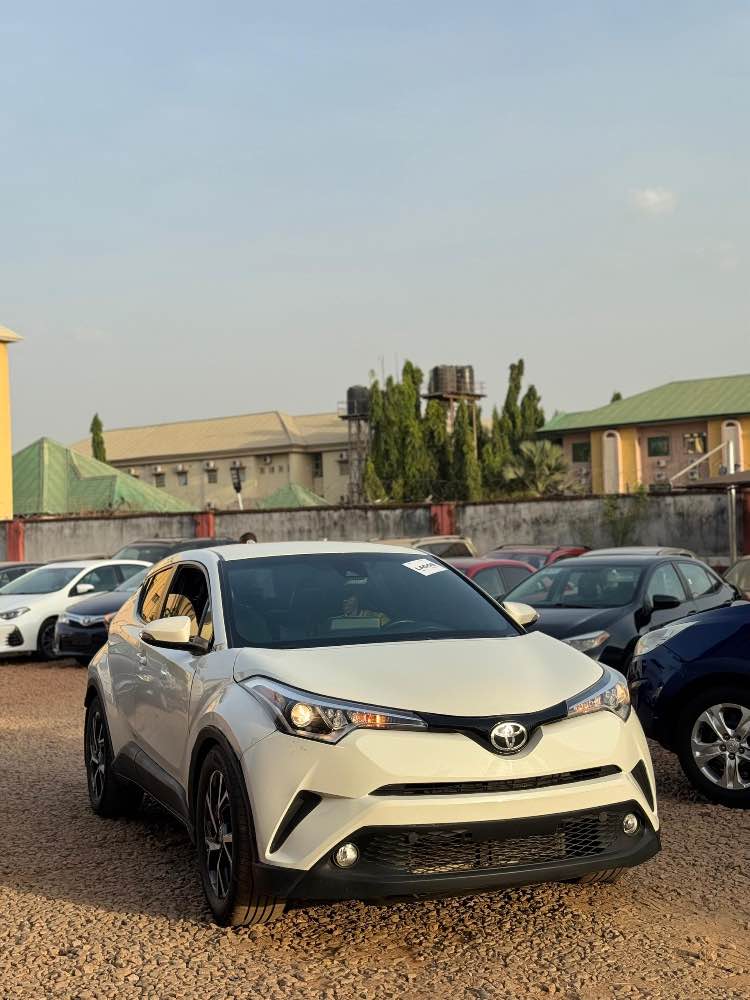 TOYOTA CHR image - Mobi market