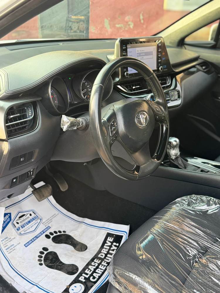 TOYOTA CHR image - mobimarket