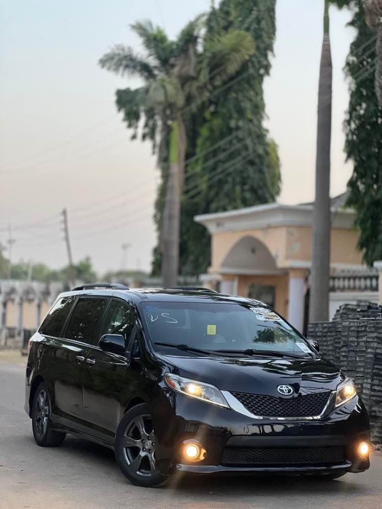 2018 TOYOTA SIENA image - mobimarket